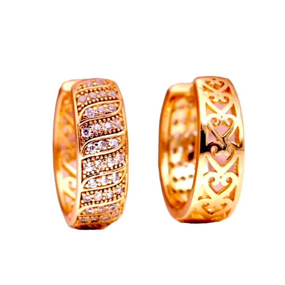 Oval Hoop Reversible Earrings - Picture 4 of 7